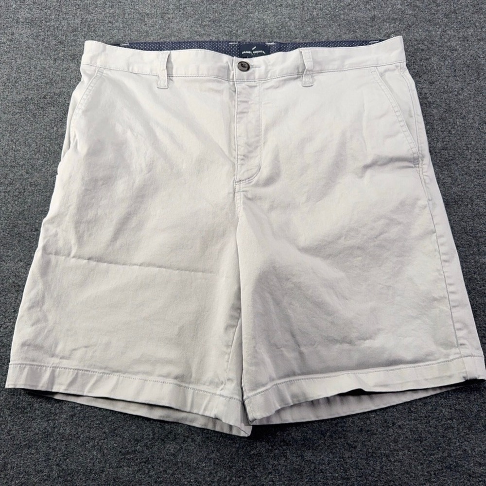 Daniel Hechter Paris Mens Chino Shorts Size 36 Gray Cotton Lyocell Stretch Flat